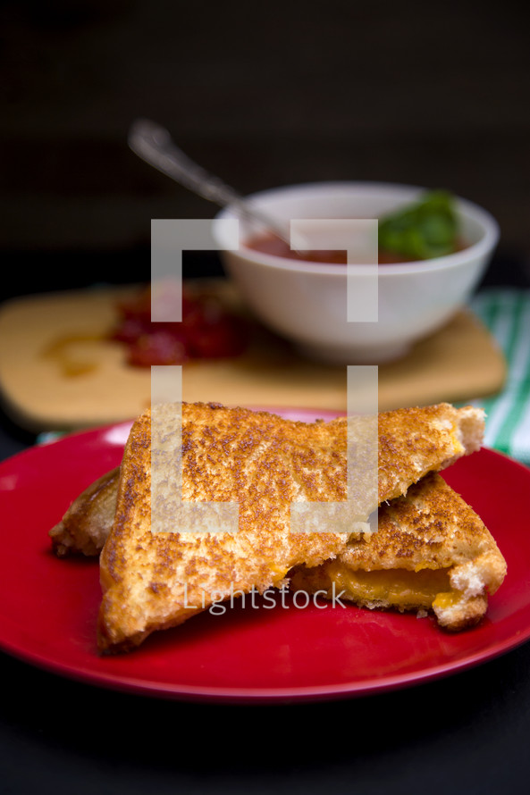 grilled cheese sandwich and tomato soup 