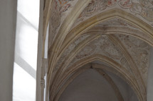 ornate arched ceiling 