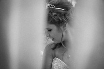 bride in a tiara
