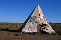 teepee statue along route 66