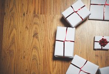 circle of wrapped Christmas gifts 