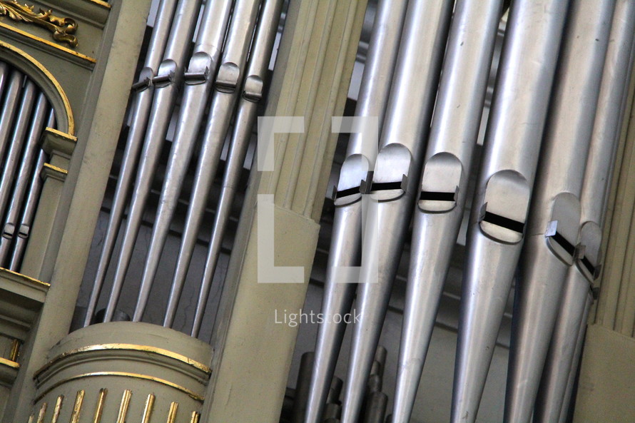 Cathedral pipe organ 