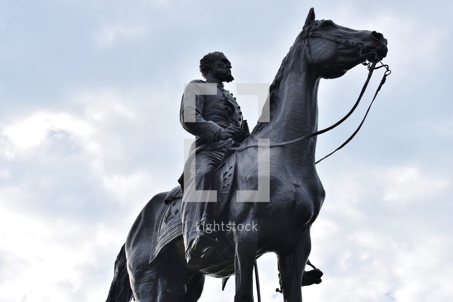 solider on horseback statue 