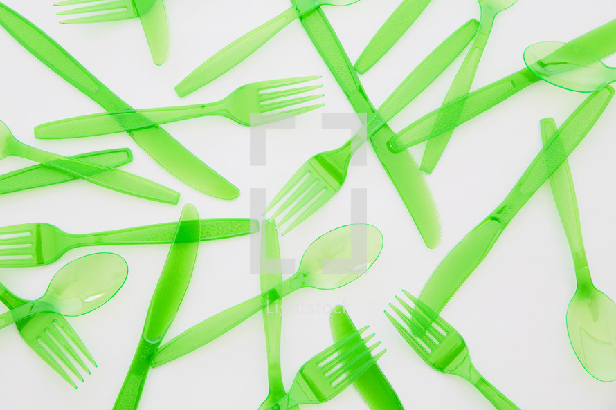 plastic utensils 