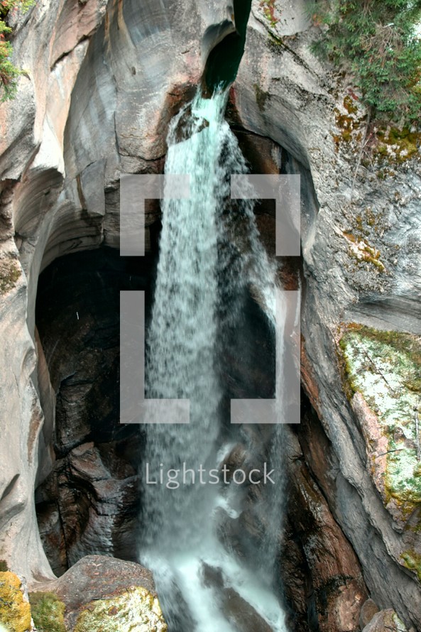 Maligne Canyon waterfall