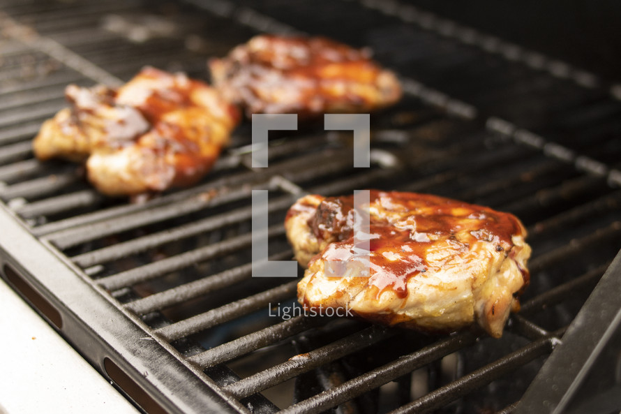 grilling barbecue chicken 