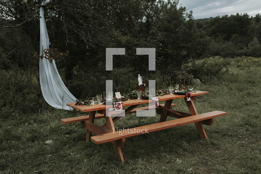 formal set picnic table 