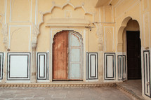 Hawa Mahal entrance 