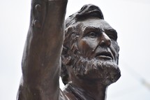 statue of Lincoln 
