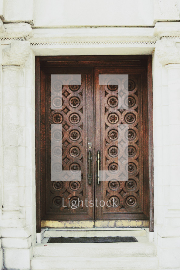 wooden doors 