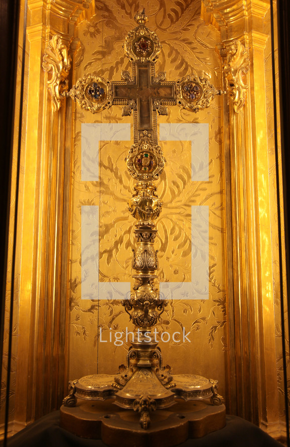 "True Cross", a splendid century reliquary worked in gold and covered with jewels. The cross is located inside the Cathedral of Palma de Mallorca.