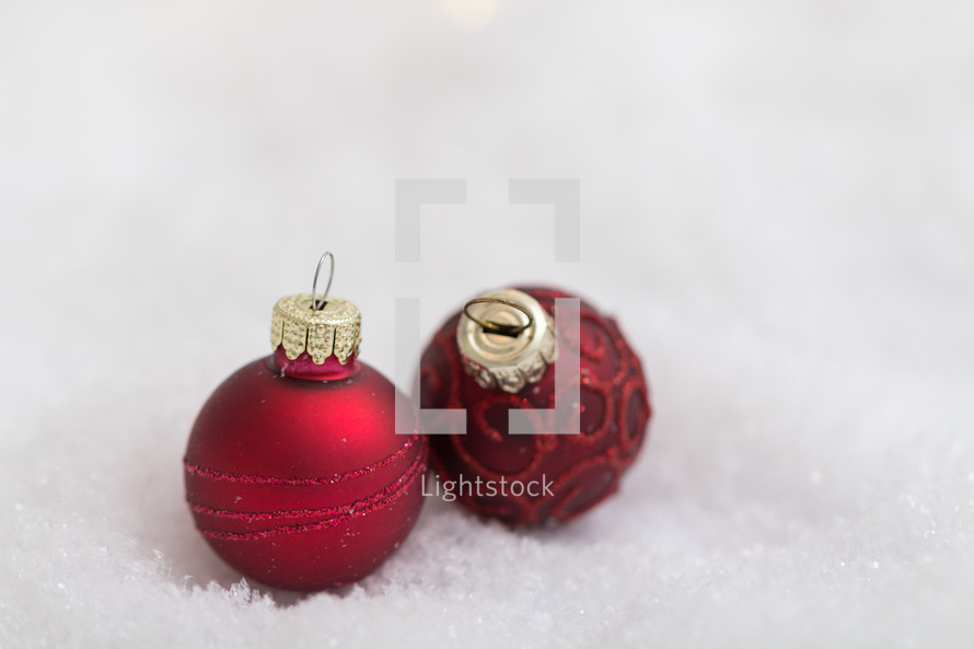 red Christmas ball ornaments 