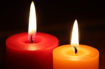 candles in darkness 