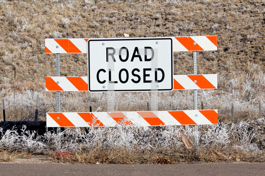 Road closed sign 