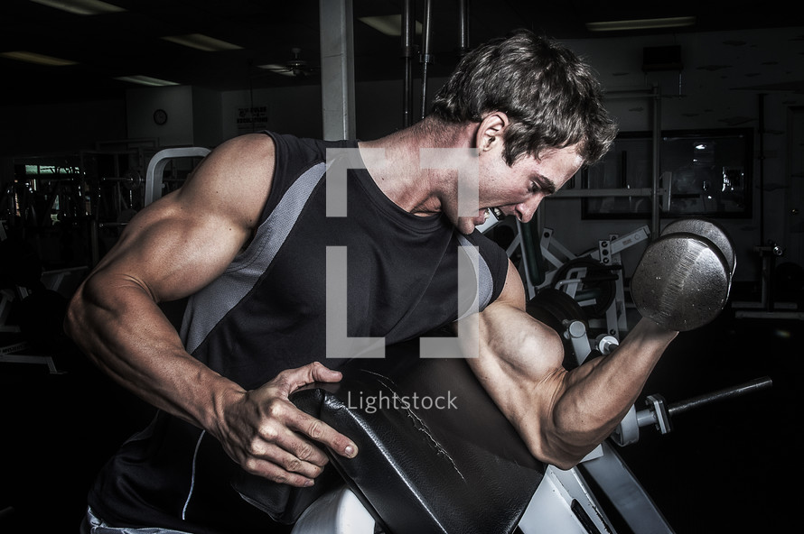a man lifting weights 