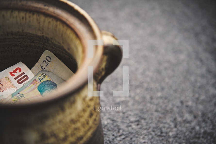 pot of cash 