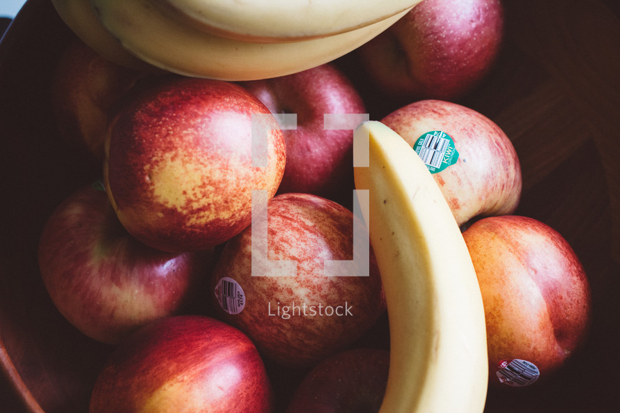 apples, nectarines, and bananas