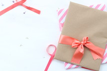 wrapped gift, ribbons, package, bow, gift, mother's day 