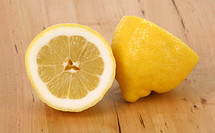 sliced lemon 