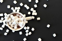 marshmallows in a mug 