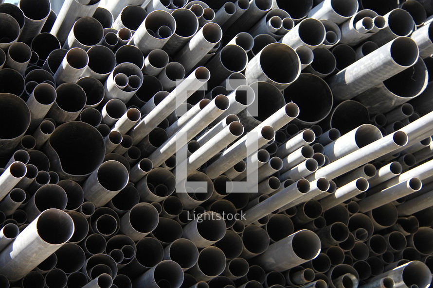 Stacked water pipes of various diameters 