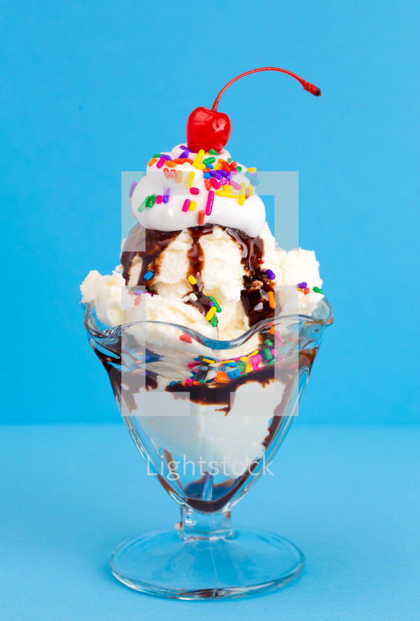 ice cream sundae 