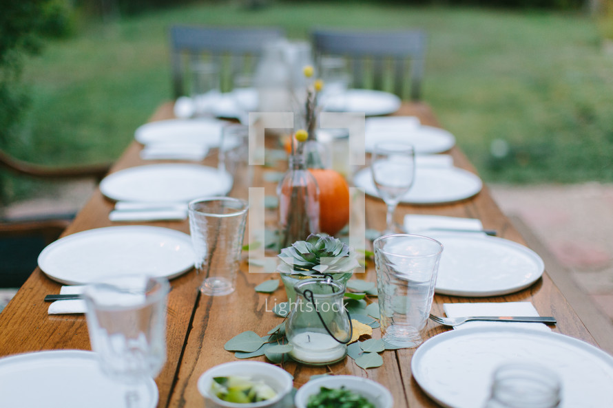 place setting on a fall dinner table 