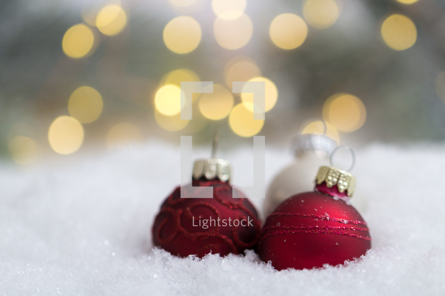 red Christmas ball ornaments 