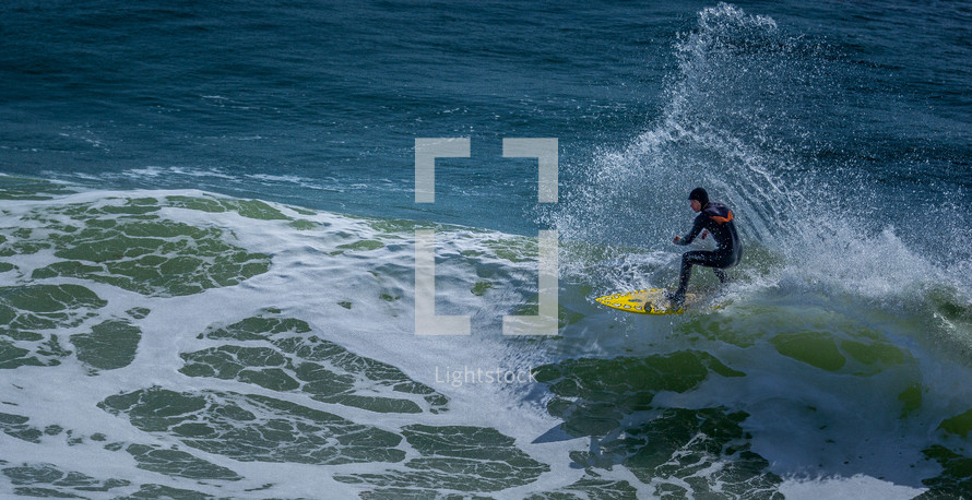 surfing waves 
