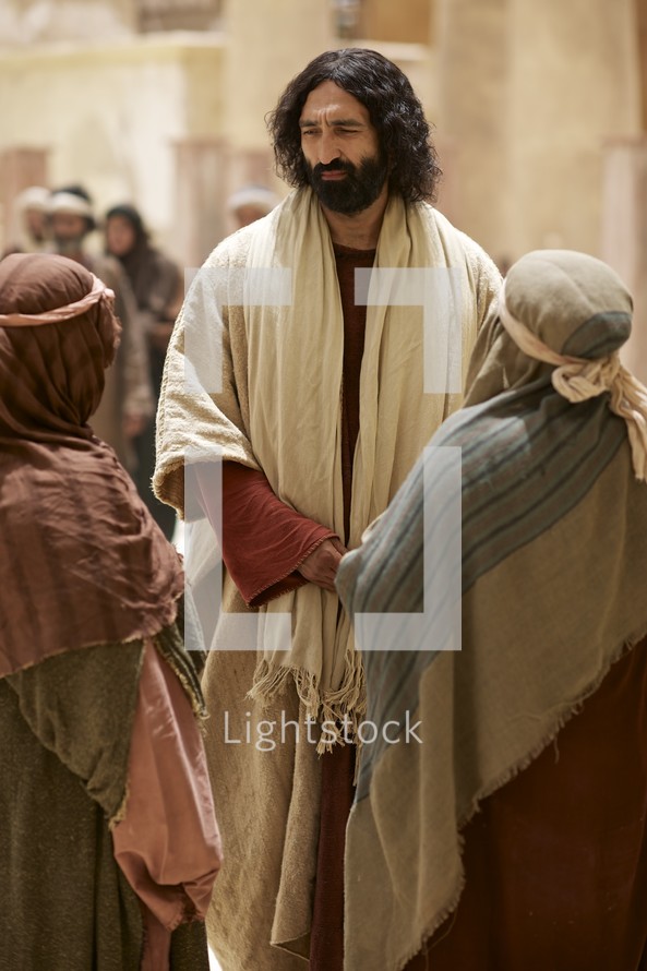 Jesus teaching to a crowd 