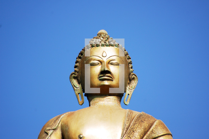 gold buddha statue 