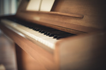 wood piano 