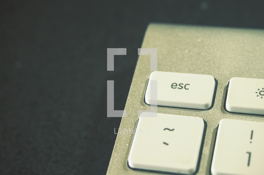 escape key on a keyboard 