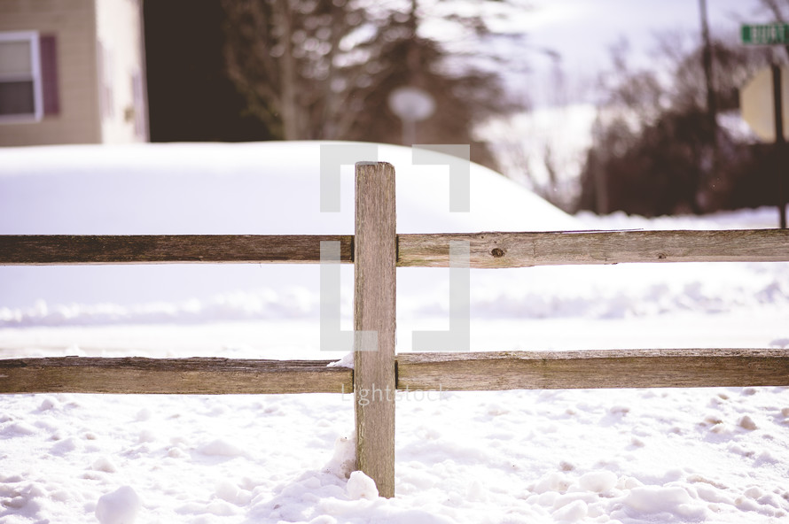 fence with snow 