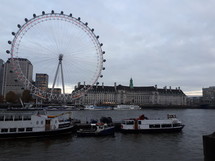 Observation wheel along a shore in London