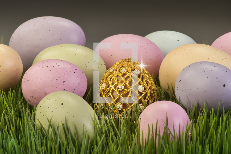 Easter eggs and a gold egg 