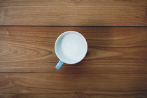 milk in a mug 