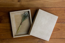 empty gift box with flowers 
