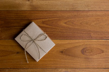 brown paper gift box 