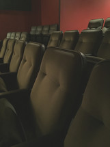 rows of theatre seats 