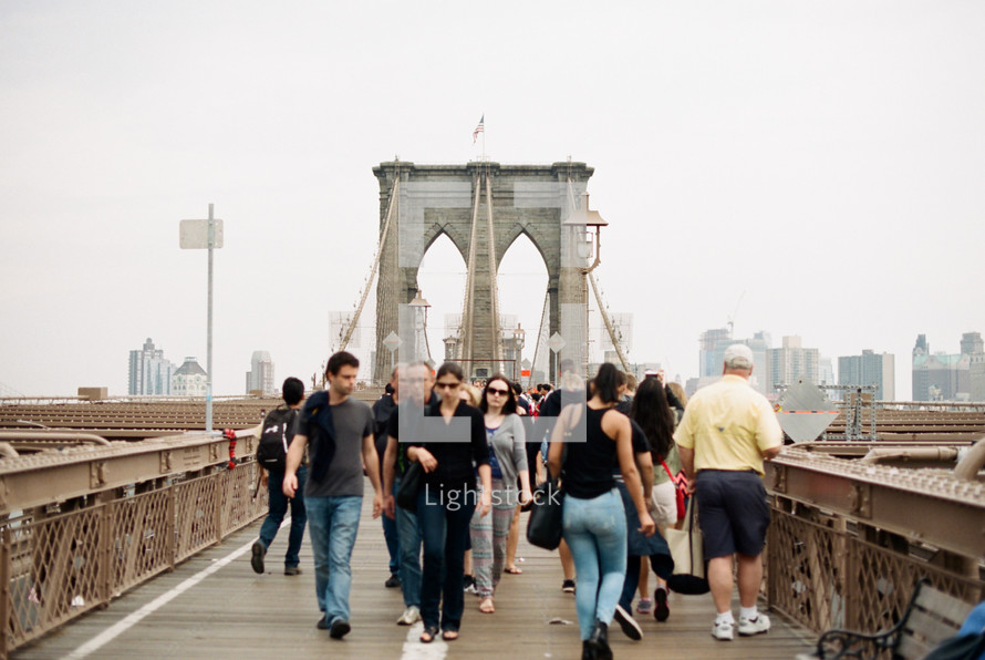 pedestrians on the Brooklyn bridge