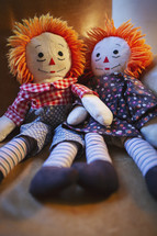 Raggedy Anne and Raggedy Andy dolls 