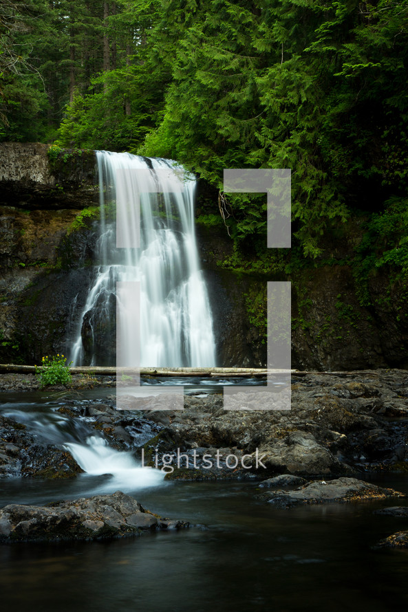 Cascading waterfall at Silver Falls