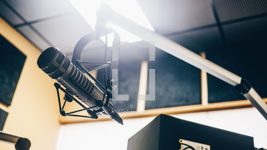 microphone in a studio 