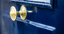 gold door handle in Paris 