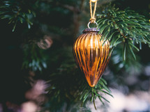Christmas ornament on a tree 