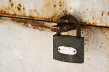 an old rusty lock 