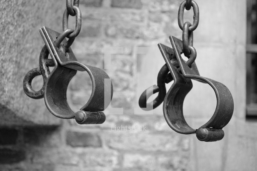 metal shackles 