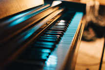 keys on a piano 