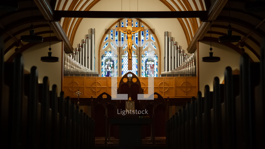 alter and organ pipes 